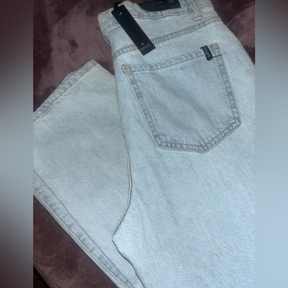 *NWT* High Rise Straight Crop - Picture 2 of 5